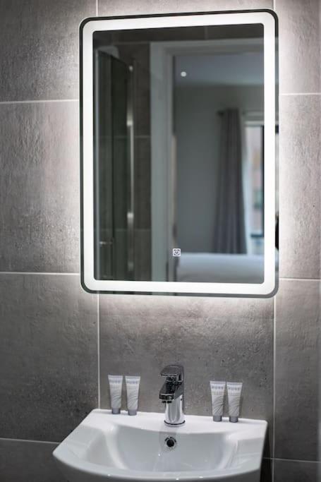 Luxury, Sleeps 6, City Centre Belfast Eksteriør bilde