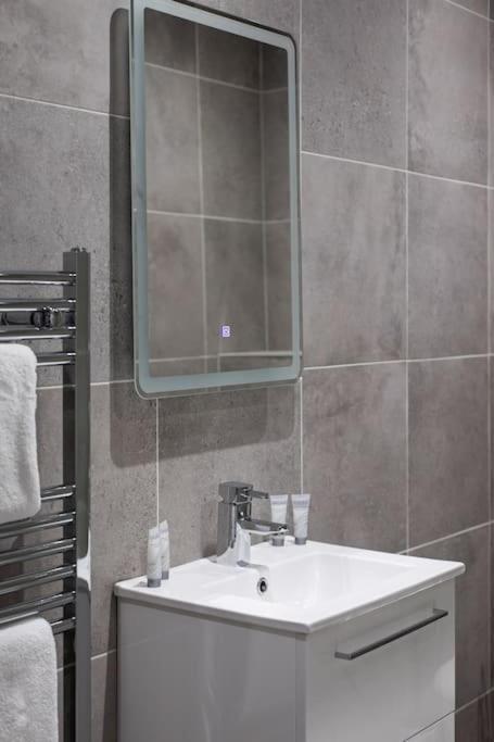 Luxury, Sleeps 6, City Centre Belfast Eksteriør bilde